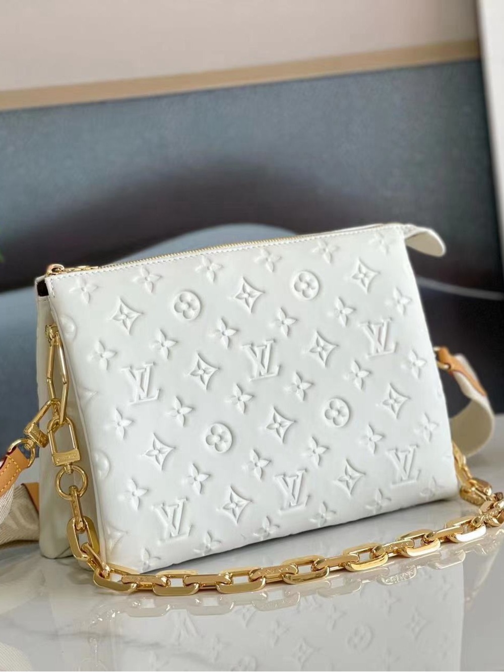 🥬🥕Louis Vuitton Coussin PM calfskin crossbody shoulder bag